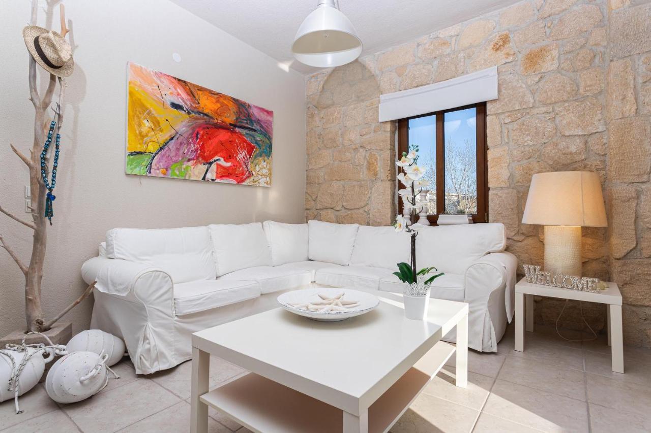 Pure White Suite Elani Siviri Bagian luar foto